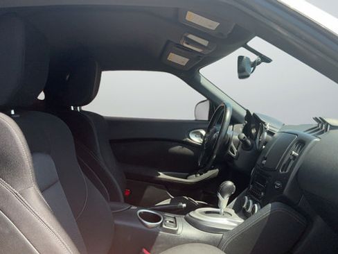 Used 2020 Nissan 370Z Coupe RWD image 19