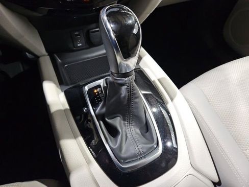 Used 2018 Nissan Rogue Sport SV w/ SV Technology Package image 25