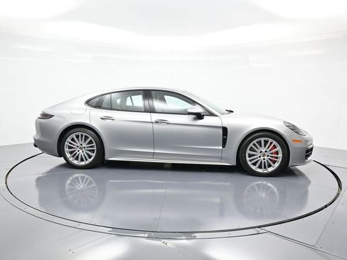 Used 2020 Porsche Panamera GTS image 2