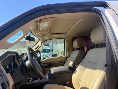 Used 2016 Ford F250 Lariat w/ Lariat Ultimate Package image 37