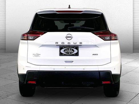 Used 2024 Nissan Rogue S AWD/4WD image 3