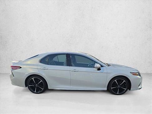 Used 2018 Toyota Camry XSE image 4