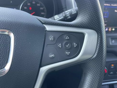 Used 2024 GMC Terrain SLE w/ Driver Convenience Package FWD image 26