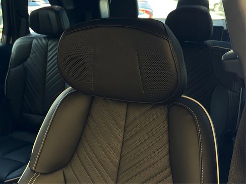 New 2026 Cadillac Vistiq Platinum image 31