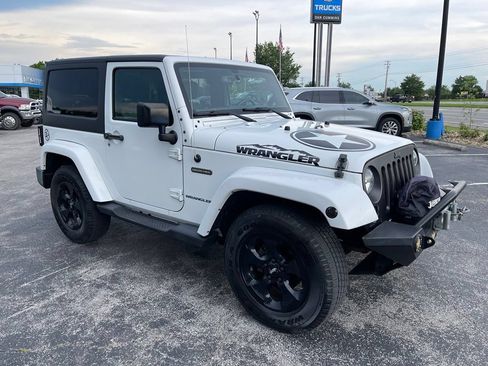 Used 2017 Jeep Wrangler Sport AWD/4WD image 2