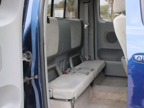 Used 2005 Toyota Tacoma 2WD Access Cab image 11