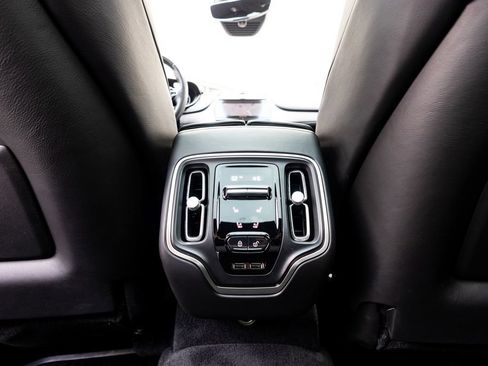 Used 2021 Aston Martin DBX AWD/4WD image 46