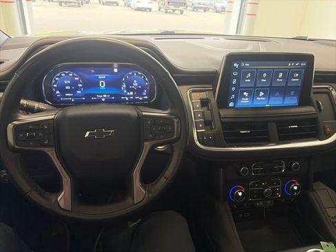 Certified 2023 Chevrolet Suburban RST w/ Luxury Package AWD/4WD image 18