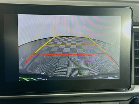 Used 2025 Hyundai Venue SEL FWD image 21