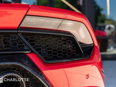 Used 2018 Lamborghini Huracan Performante image 15