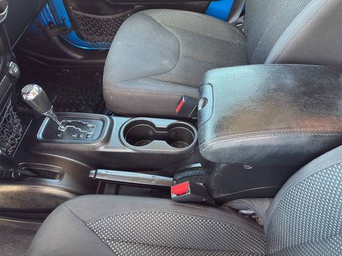 Used 2016 Jeep Wrangler Unlimited Sport AWD/4WD image 19