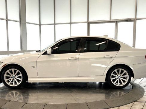 Used 2011 BMW 328i xDrive Sedan AWD/4WD image 4