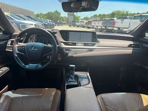 Used 2019 Lexus ES 350 w/ Accessory Package FWD image 13