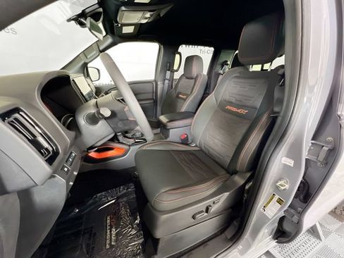 Used 2025 Nissan Frontier PRO-4X AWD/4WD image 25