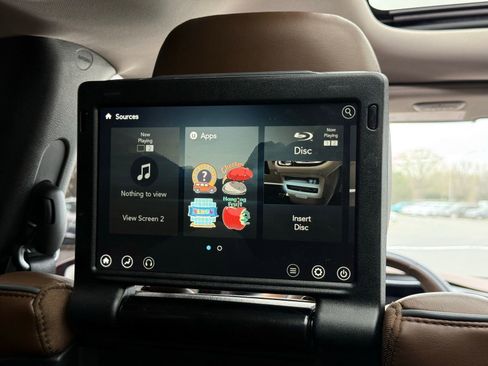 Used 2017 Chrysler Pacifica Limited image 48