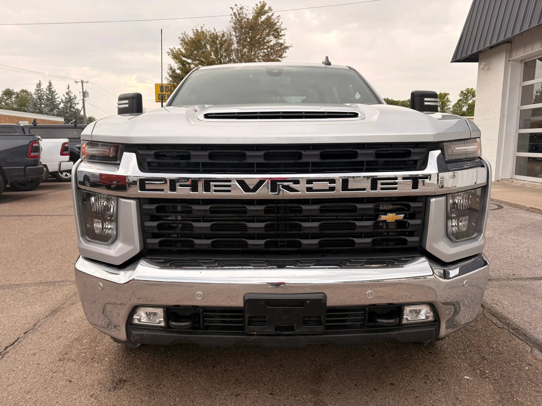 Used 2023 Chevrolet Silverado 2500 LT w/ Convenience Package AWD/4WD image 3