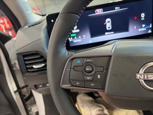 New 2026 Nissan Sentra SR FWD image 18