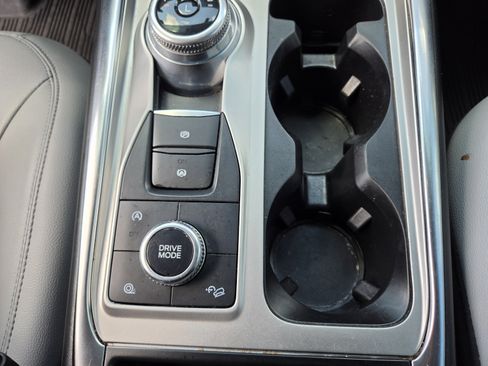 Used 2021 Ford Explorer XLT w/ Equipment Group 202A AWD/4WD image 14