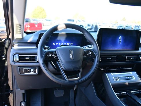 New 2026 Lincoln Aviator Premiere image 12
