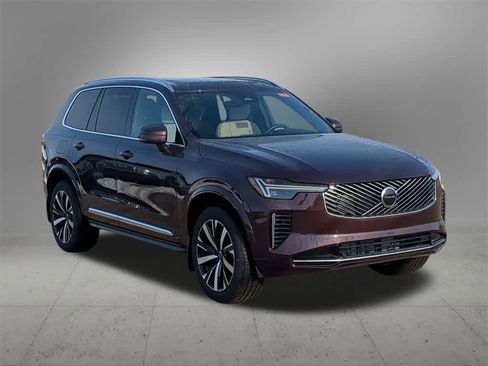 New 2026 Volvo XC90 B5 Core w/ Protection Package Premier image 8