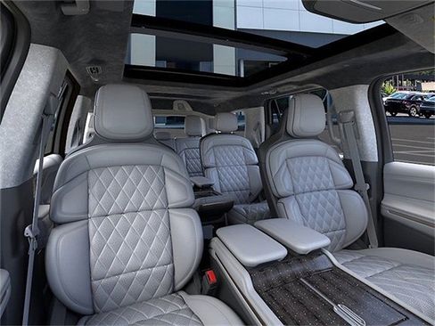 New 2026 Lincoln Navigator Black Label AWD/4WD image 10