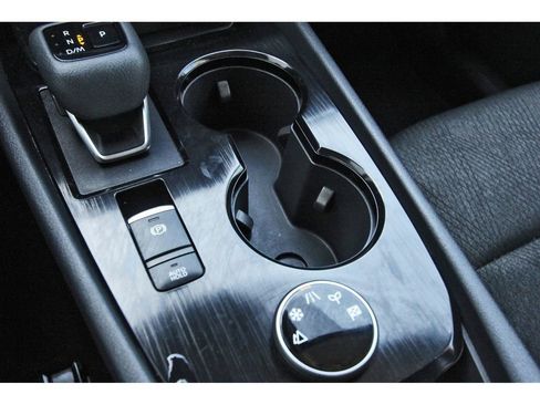 Used 2024 Nissan Rogue SV image 31