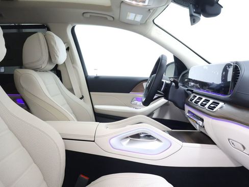 New 2026 Mercedes-Benz GLS 450 4MATIC image 21