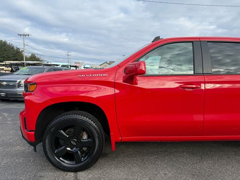Used 2019 Chevrolet Silverado 1500 Custom w/ Custom Value Package image 4