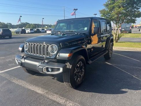 New 2026 Jeep Wrangler Unlimited Sahara AWD/4WD image 4