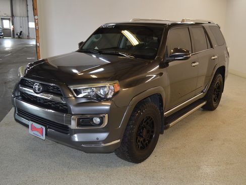 Used 2014 Toyota 4Runner Limited image 7