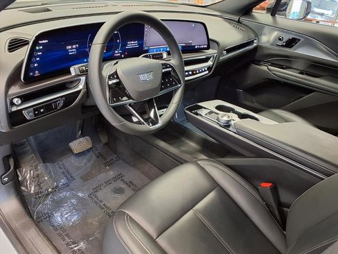 Certified 2024 Cadillac Lyriq Tech w/ Driver Assist Package image 18