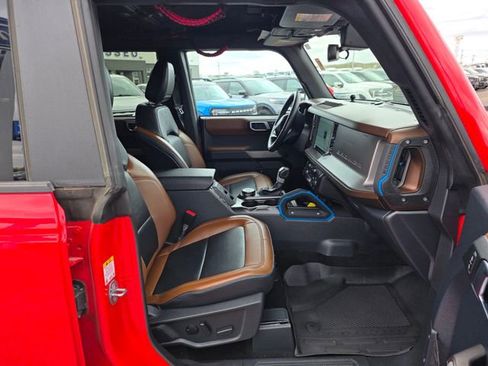 Used 2023 Ford Bronco Outer Banks w/ Sasquatch Package AWD/4WD image 14