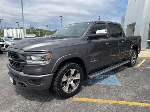 Used 2019 RAM 1500 Laramie AWD/4WD image 3