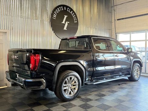 Used 2022 GMC Sierra 1500 SLT w/ SLT Premium Package AWD/4WD image 3