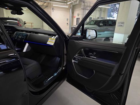New 2026 Land Rover Range Rover SE image 12