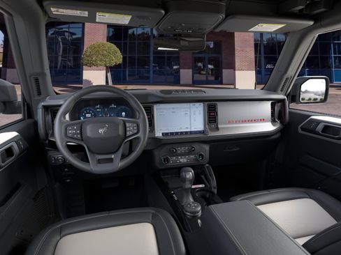 New 2026 Ford Bronco Outer Banks w/ Sasquatch Package AWD/4WD image 9