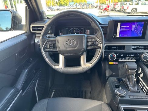 Certified 2025 Toyota Tacoma SR5 AWD/4WD image 14