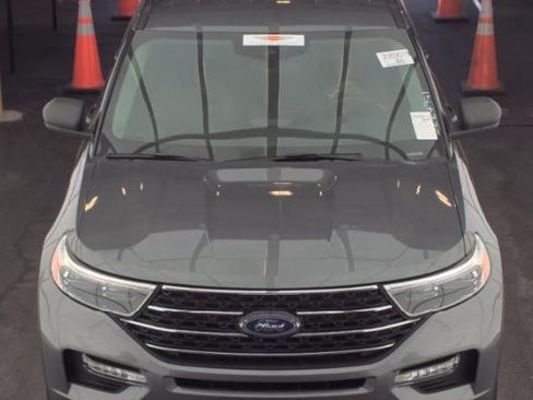 Used 2024 Ford Explorer XLT w/ Equipment Group 202A image 2