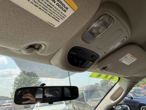 Used 2005 Dodge Ram 1500 Truck SLT image 17