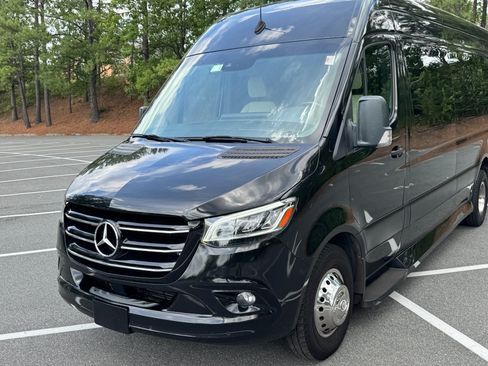 Used 2022 Mercedes-Benz Sprinter 3500 image 18