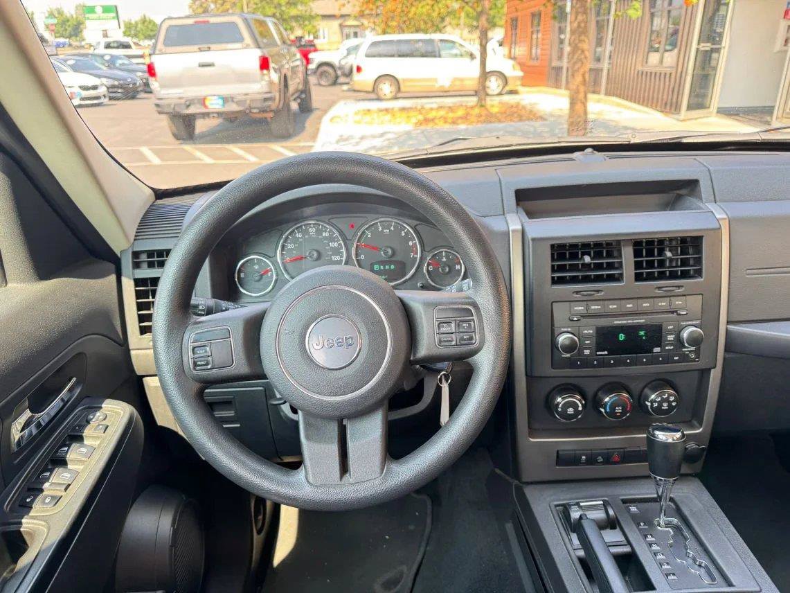Used 2012 Jeep Liberty Sport AWD/4WD image 14