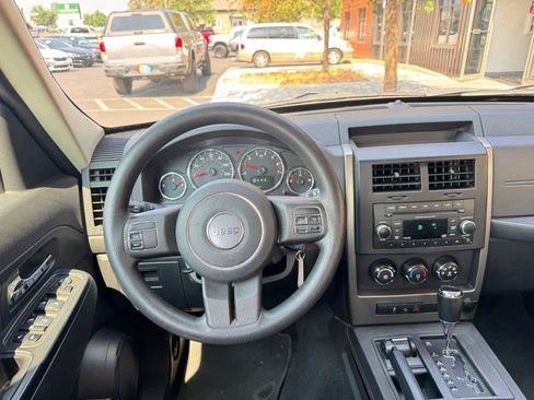 Used 2012 Jeep Liberty Sport AWD/4WD image 14