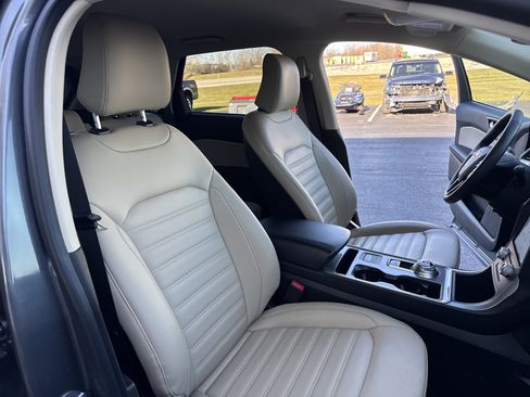 Used 2024 Ford Edge SEL image 29