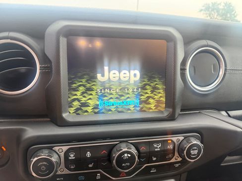 Used 2023 Jeep Wrangler Unlimited Sahara w/ Cold Weather Group AWD/4WD image 17