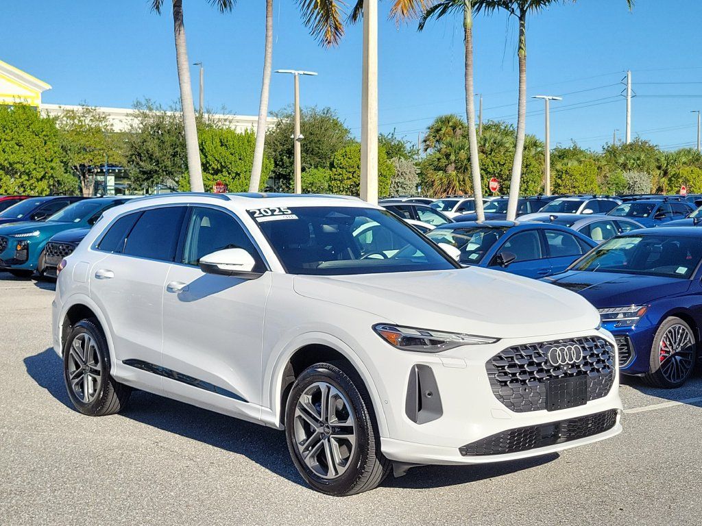 Used 2025 Audi Q5 Premium w/ Convenience Package AWD/4WD image 1
