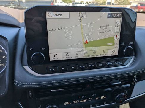 Used 2023 Nissan Rogue SL w/ SL Premium Package image 18