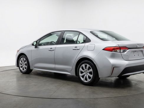 Used 2025 Toyota Corolla LE image 6