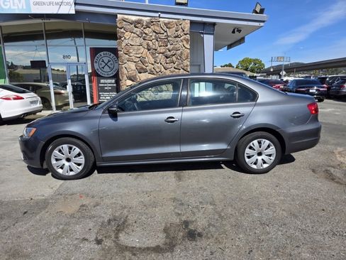 Used 2011 Volkswagen Jetta SE image 8