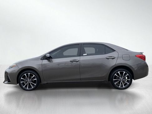 Used 2019 Toyota Corolla SE w/ Carpet Mat Package (TMS) FWD image 2