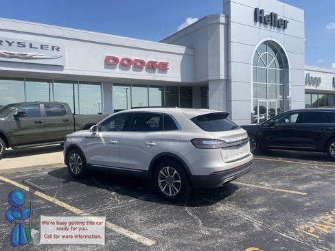 Used 2019 Lincoln Nautilus Select FWD image 3